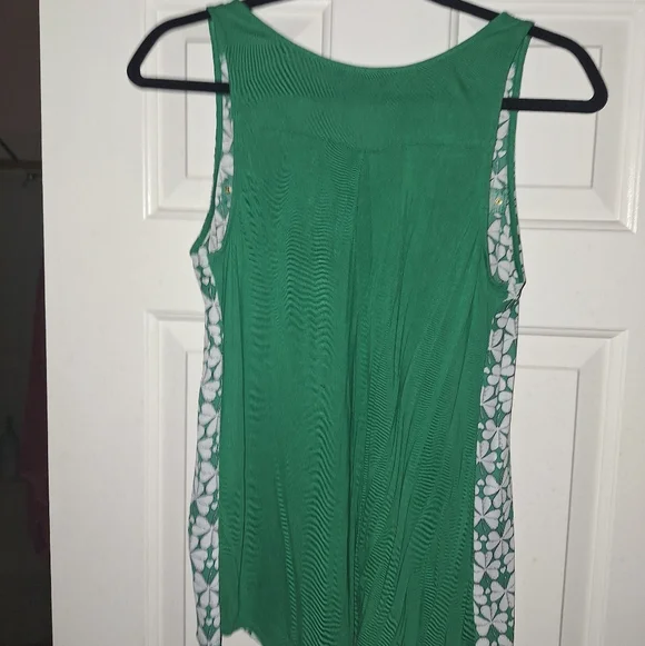 Express Shamrock Top - Picture 2 of 4